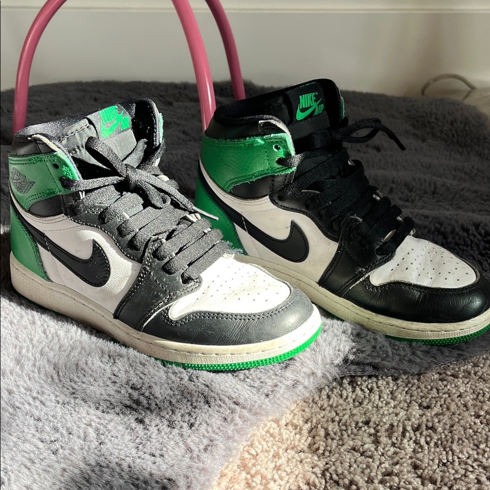 Jordan retro 1 high OG “lucky green”